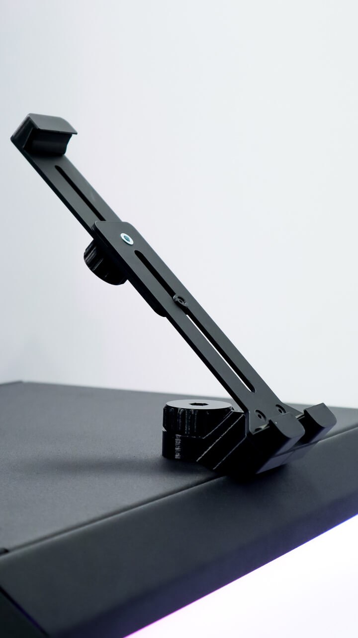 Open operator-access side of a Printr stand